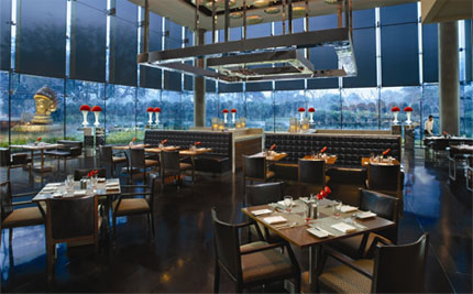 The Hotel Equinox - Dining